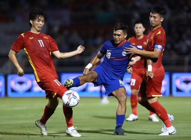 Thang Singapore 4 sao, doi tuyen Viet Nam mo man FIFA Day man nhan-Hinh-3