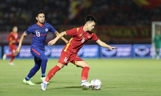 Thang Singapore 4 sao, doi tuyen Viet Nam mo man FIFA Day man nhan-Hinh-8