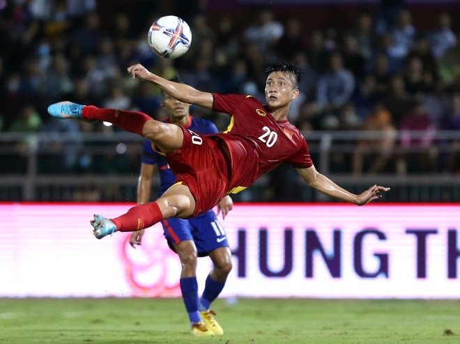 Thang Singapore 4 sao, doi tuyen Viet Nam mo man FIFA Day man nhan