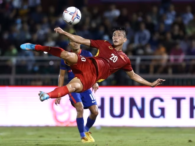 Thang Singapore 4 sao, doi tuyen Viet Nam mo man FIFA Day man nhan