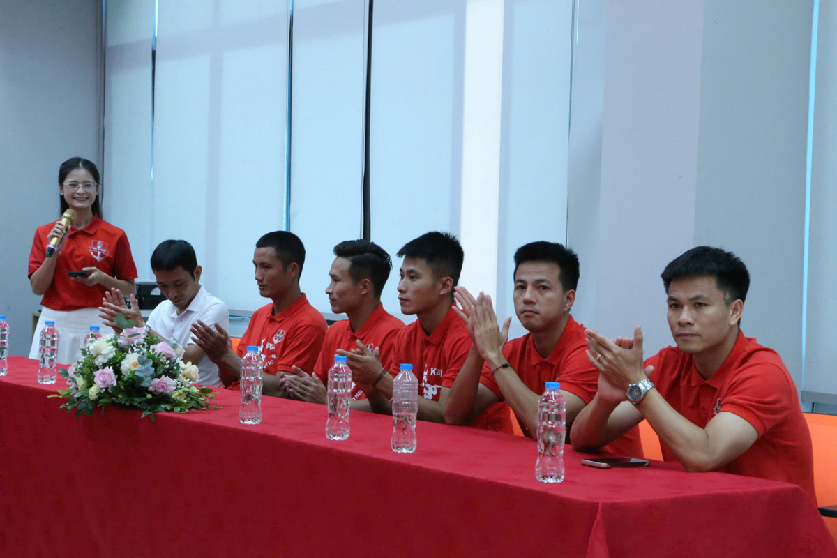 CLB Hai Phong to chuc le xuat quan cho mua giai moi-Hinh-2