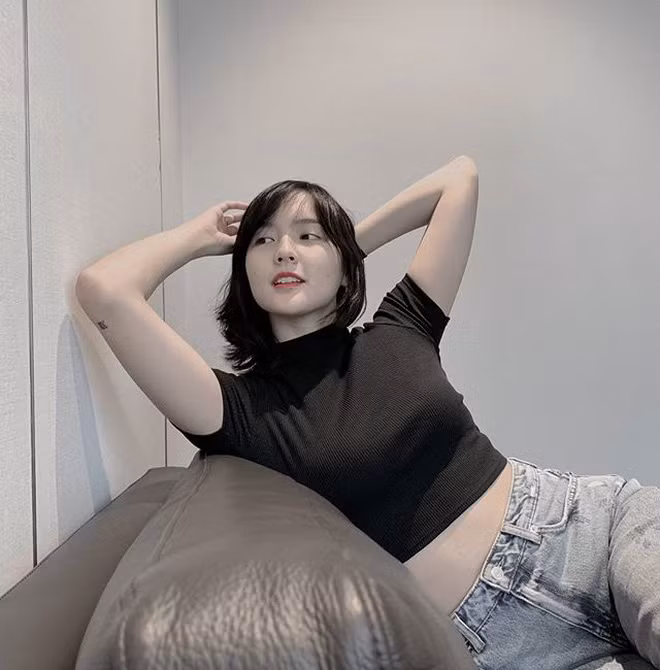 Các netizen đã chia làm 2 phe, một bên khẳng định nữ diễn viên Hải Tú vẫn xinh đẹp và dễ thương.