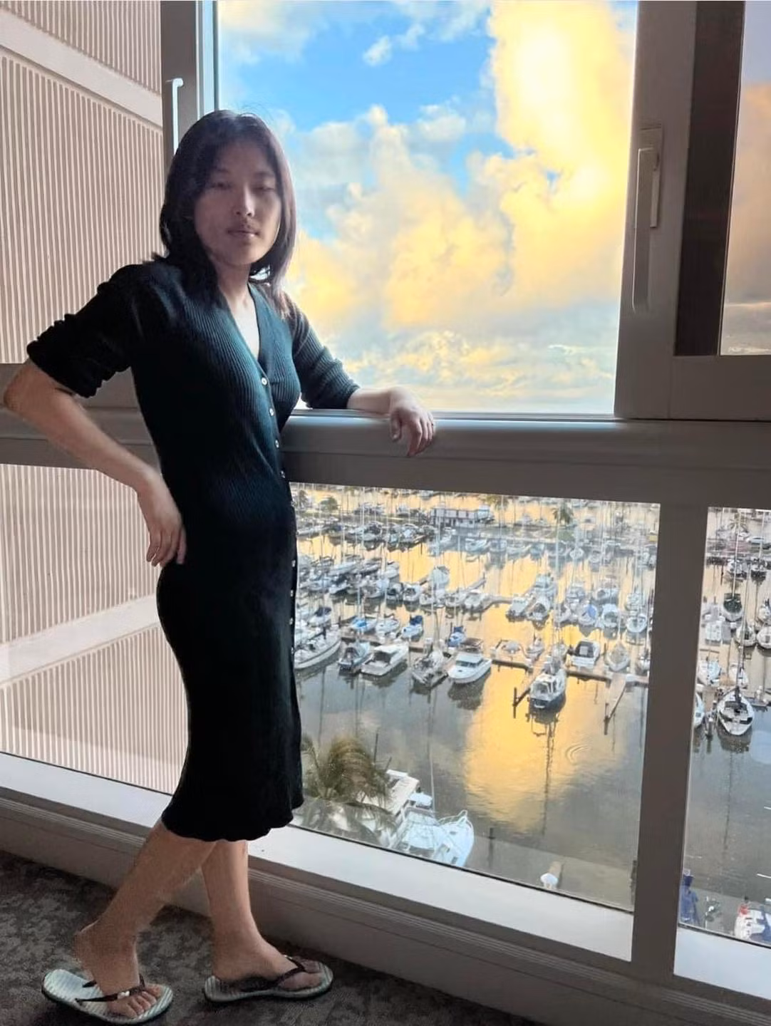 Tạo dáng rõ là chuẩn nhưng đứa bạn thân lại quên nhắc mình đánh son.