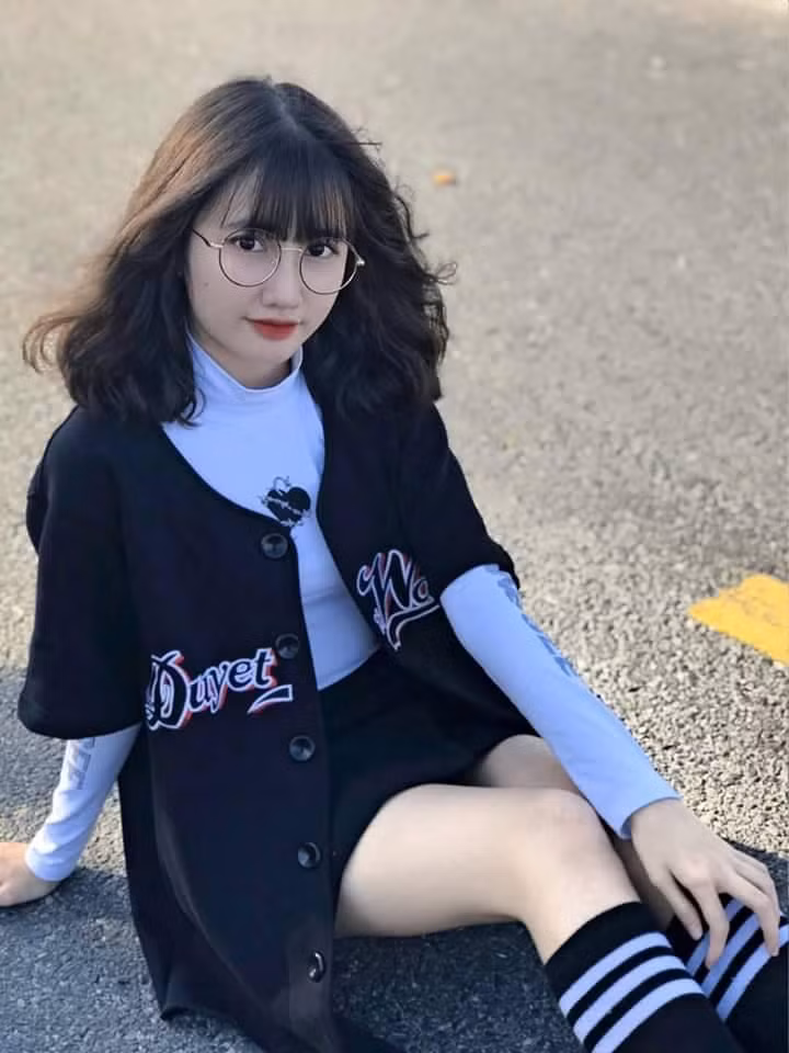 Đặc biệt làn da của hot girl Gen Z này cũng không quá nổi bật "trắng đến mức phát sáng" như nhiều người vẫn nghĩ.