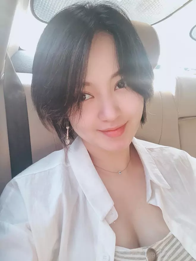 Phải thừa nhận rằng, ở tuổi U40 nhưng Mi Vân vẫn khiến lứa đàn em phải nể phục vì sắc vóc hiện tại.