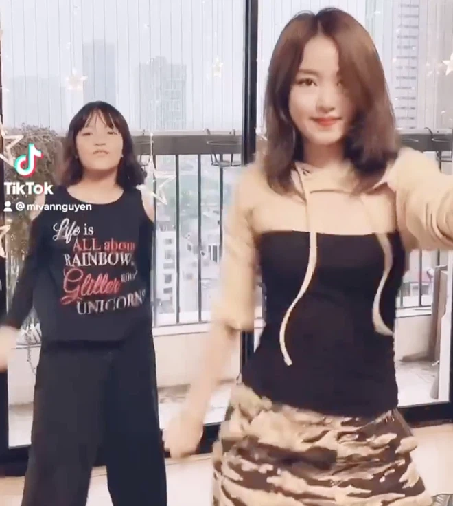 Bảo Ngư là con gái đầu của Mi Vân, kết quả của tình yêu trong cuộc hôn nhân trước. Sau khi hôn nhân đổ vỡ, cô kết hôn với người chồng thứ hai và hiện tại đã có thêm một bé gái nữa.