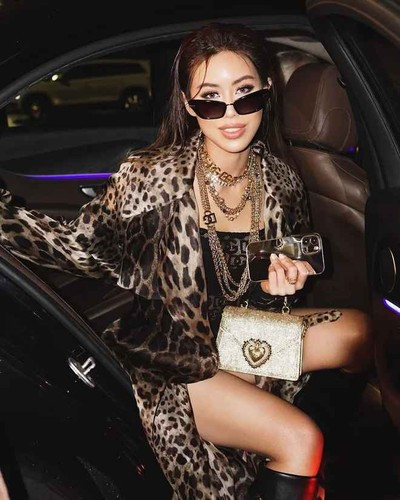 Một lần nữa chứng minh gu thời trang đẳng cấp của nữ doanh nhân trẻ tuổi, đồng thời là biểu tượng đình đám có sức ảnh hưởng với giới trẻ Việt.