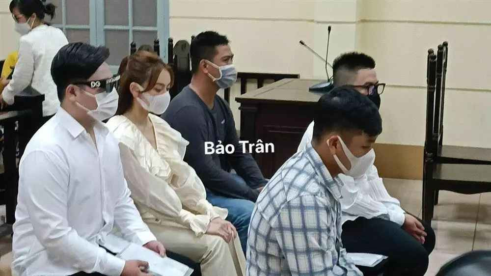 Nghe đến đây, ai cũng bày tỏ giật mình vì không nghĩ việc làm tóc của Trang Nemo lại rẻ như vậy.