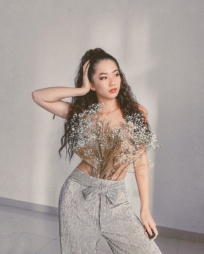 Theo dõi Instagram của Trang, điều mọi người ấn tượng nhất có lẽ nhất là những hình ảnh siêu ấn tượng mà nữ tiếp viên hàng không này cập nhật mỗi ngày.