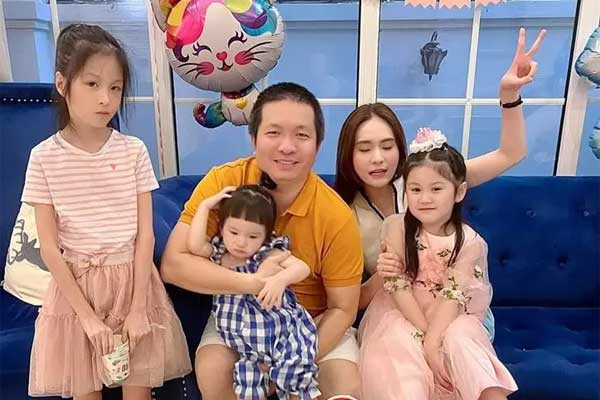 Thời gian gần đây, nhiều antifan của Đoàn Di Băng liên tục nhắc đến chuyện cô không đẻ được con trai. Không im lặng, "nữ đại gia quận 7" lên tiếng để đáp trả.