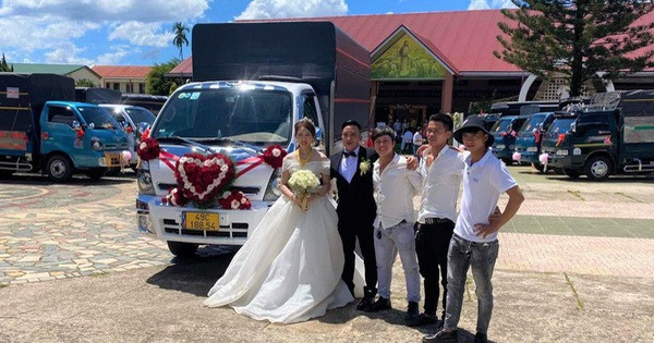 Anh Lập cũng cho biết thêm, anh không có ý định phô trương khoe mẽ khi rước dâu bằng xe tải. Anh chỉ muốn mọi người nhìn vào đám cưới mà biết về công việc của mình, vợ chồng cùng chung chí hướng trước sự công nhận của 2 bên gia đình và quan khách.