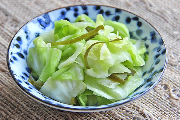 Co dau hieu nay ban tuyet doi khong nen an rau bap cai, du ngon