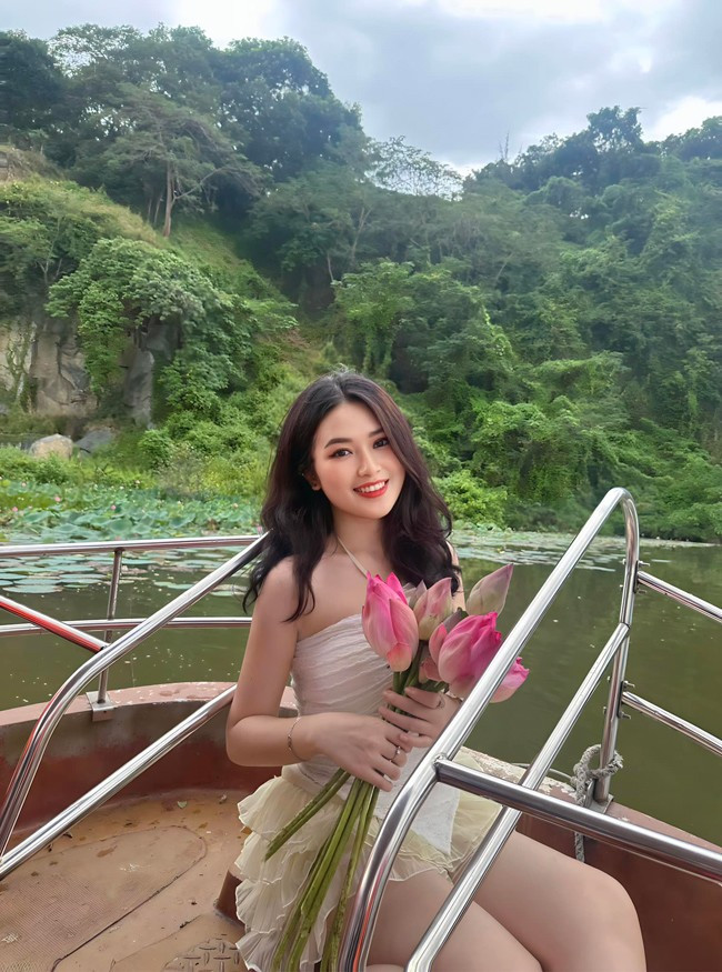 Ngọc Hân của hiện tại sở hữu vẻ ngoài xinh đẹp, gợi cảm.