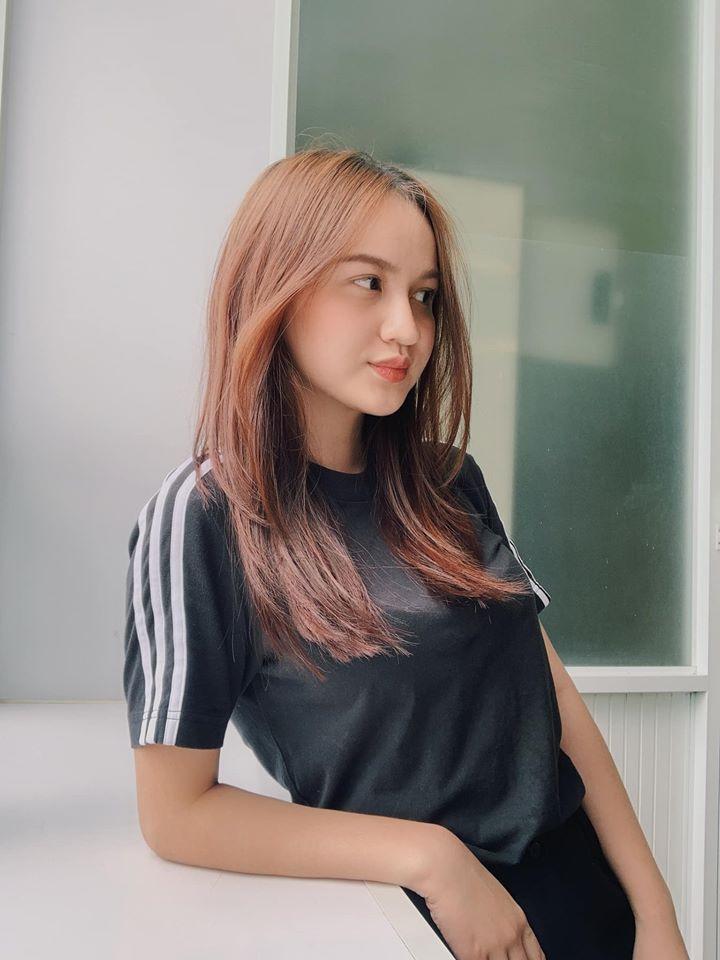 Những bức ảnh của Mai Tây nhận được vô vàn lời khen của dân tình và nhiều ý kiến cho rằng cô bạn nên dấn thân vào nghệ thuật để phát huy được hết thế mạnh.