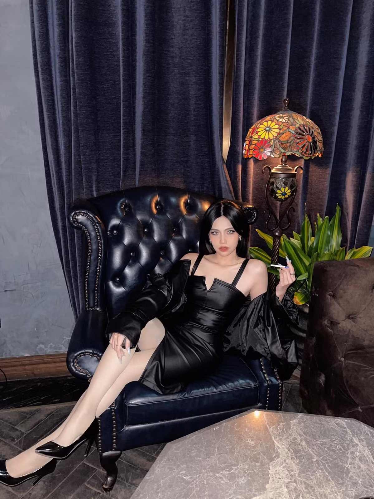 Cho dù vậy, Châm Sứa chưa bao giờ được cộng đồng fan công nhận cho sự “quyến rũ" của mình. Phần vì tính cách của cô nàng có chút “nam tính" và vô cùng "lầy lội".