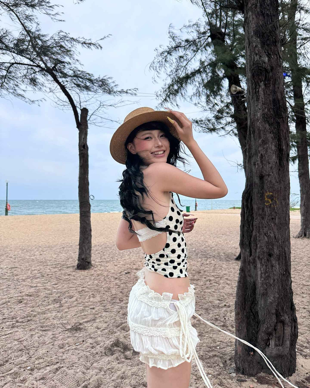 Không hổ danh mẫu lookbook đình đám giới local brand, Lê Thanh Hà Vi đăng ảnh nào là hút mắt ảnh đó. Cô nàng có chuyến du lịch Phan Thiết dịp nghỉ lễ vừa rồi.