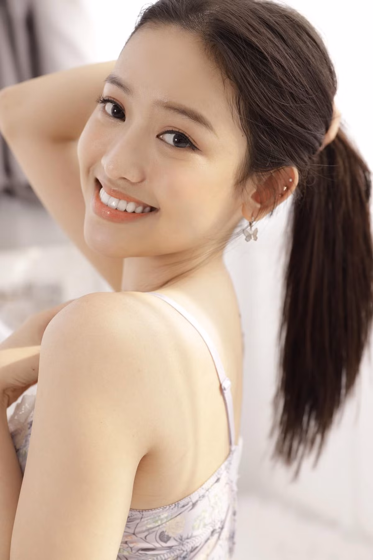 Tạo scandal để nổi tiếng trong showbiz nhưng không mấy thành công, hot girl Cà Mau tập trung vào sự nghiệp kinh doanh riêng và thường xuyên khoe cuộc sống sang chảnh trên mạng xã hội.