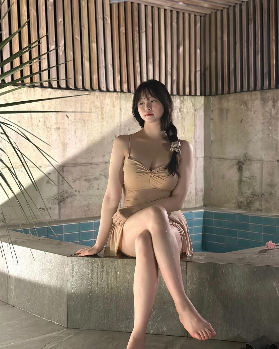 Yu Mei bắt đầu gây dựng tên tuổi trên Instagram từ những bài đăng về cuộc sống hàng ngày, nhưng sự chú ý thật sự đến với hot girl này khi cô nàng quyết định khai thác phong cách thời trang của mình.