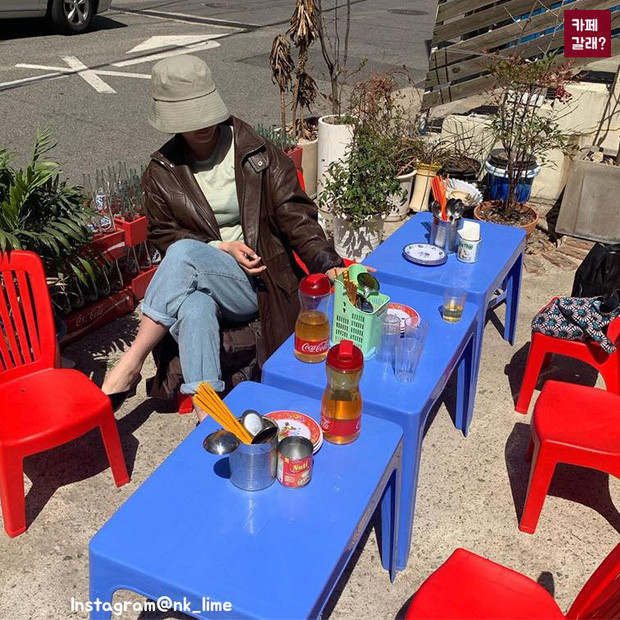 Mới đây, sự đam mê văn hoá - ẩm thực Việt Nam của người Hàn lại được nâng lên một tầm mới khi có một nhà hàng mang tên Hyotteu (có thể đọc thành Hủ Tiếu) được mở ngay tại quận Yongsan, Seoul - Hàn Quốc.