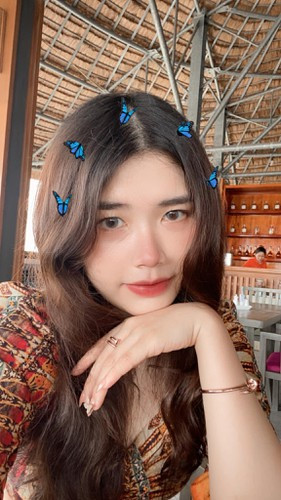 Từ sự nghiệp đến ngoại hình đều thay đổi một cách khó tin, Anh Thư sở hữu gương mặt khả ái, gu thời trang sành điệu, vẻ ngoài chỉn chu, thần thái thu hút,...