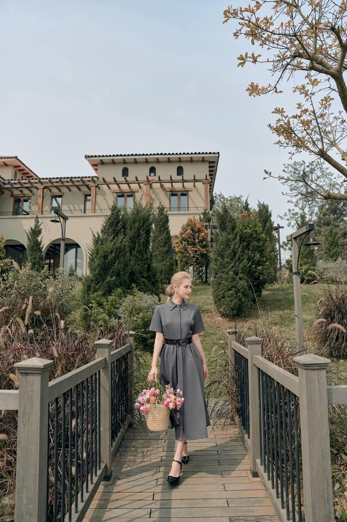 Ngoài ra hot girl cũng cho biết mình và Xemesis xài tiền riêng, không ai cai quản tiền ai.