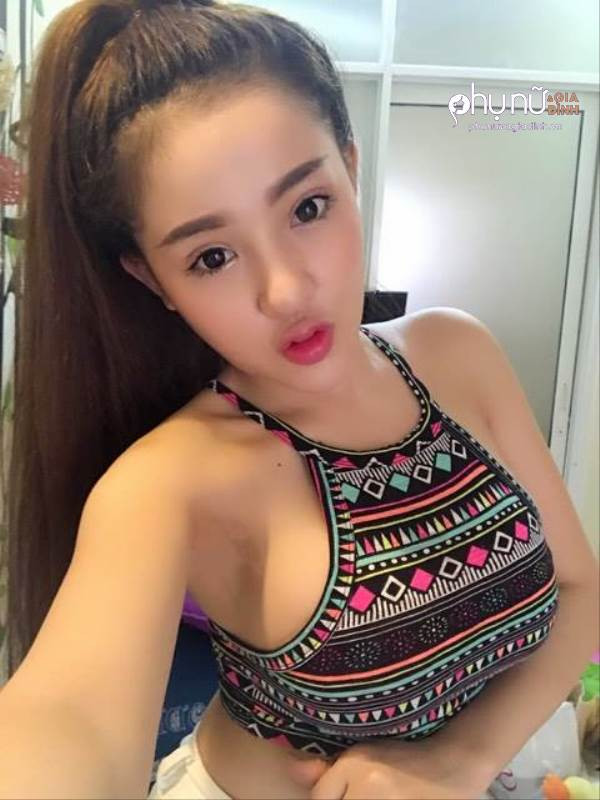 Ngân 98 cũng từng chia sẻ: "Mấy người ăn mặc kín đáo mà giật chồng, cướp bồ người khác hay làm chuyện gì xấu thì mọi người mới chửi được. Còn Ngân chỉ mặc gợi cảm thôi".