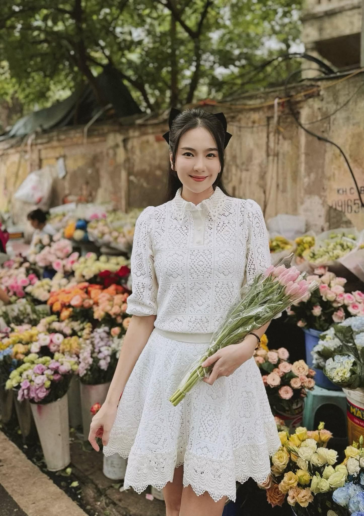 Buổi tiệc chỉ có sự tham gia của người thân, bạn bè thân thiết. Nữ MC Mai Ngọc cũng không mời nhiều bạn bè trong giới giải trí tham dự.