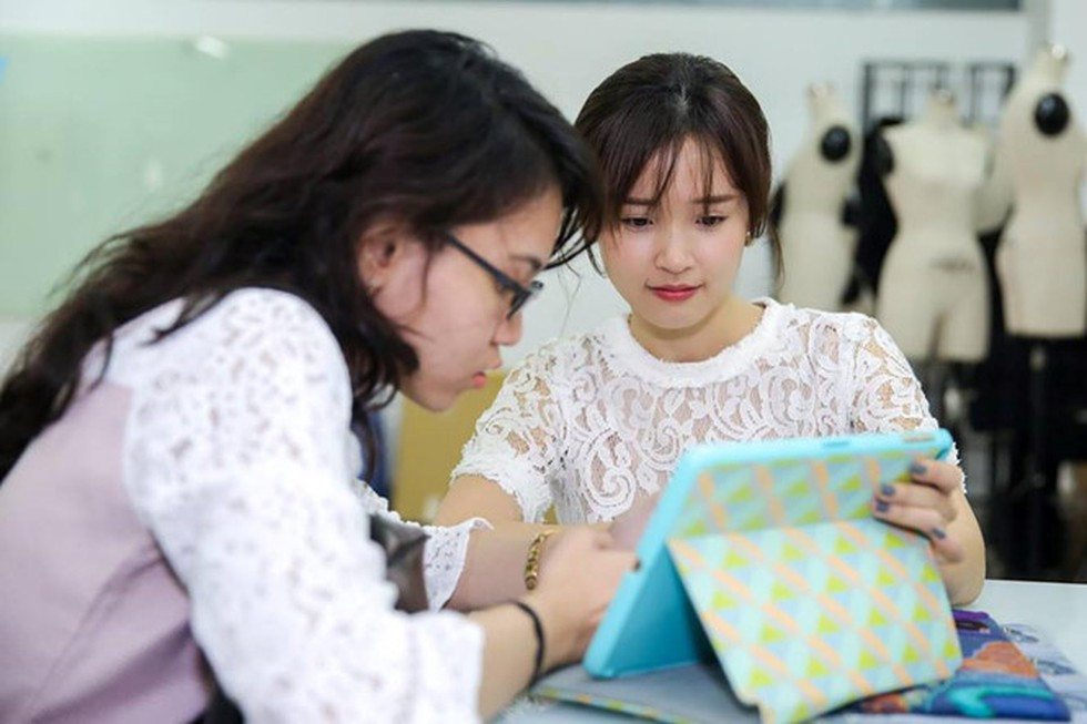 Trước đó, Midu cũng chia sẻ về ngôi trường mình đang giảng dạy.