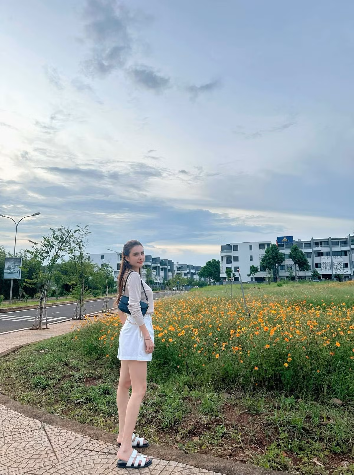 Sau cuộc hôn nhân không trọn vẹn và Khánh Chi quyết định làm mẹ đơn thân.