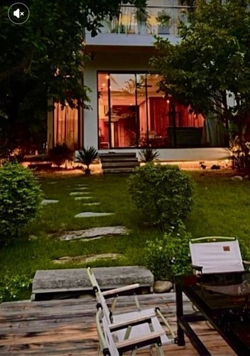 Trong căn biệt thự, Yến Xuân muốn tự tay vun vén, chăm sóc từng góc để biết căn nhà thành "tổ ấm" hạnh phúc của cô và Văn Lâm.