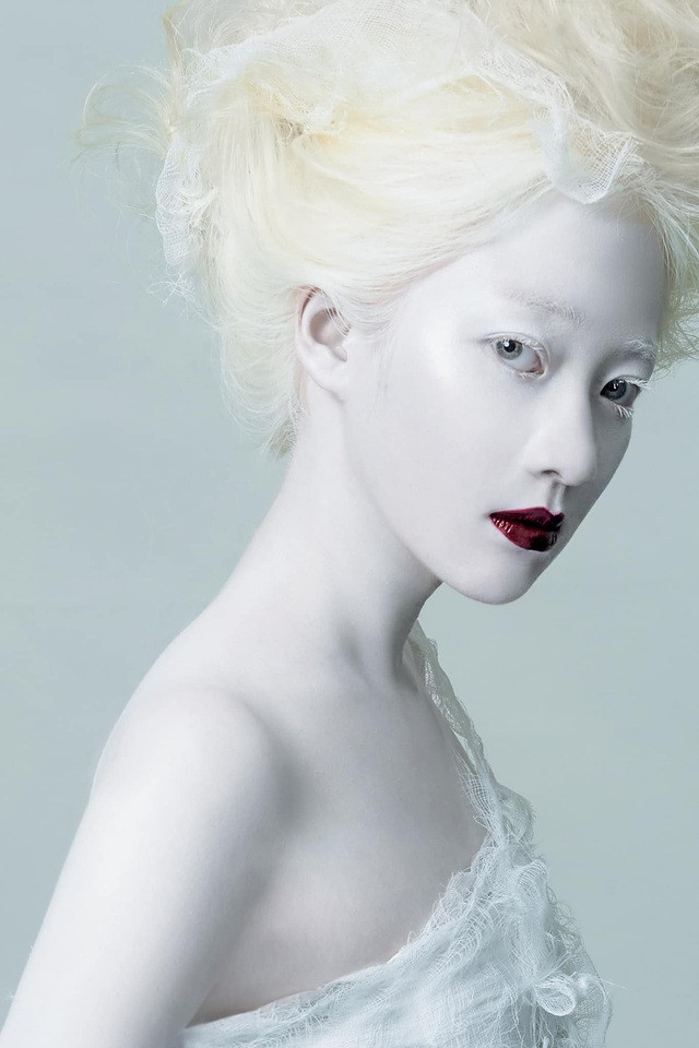 Sau khi gây “bão” mạng xã hội, Thúy Quỳnh bất ngờ trở thành gương mặt người mẫu ảnh được nhiều nhiếp ảnh gia săn đón.