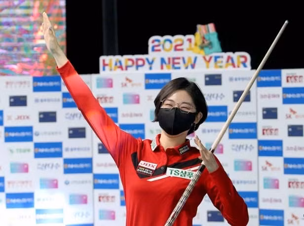 Có nhiều thành tích ấn tượng, Lee Mi-rae trở thành khách mời của nhiều chương trình về thể thao, chia sẻ kinh nghiệm thi đấu.