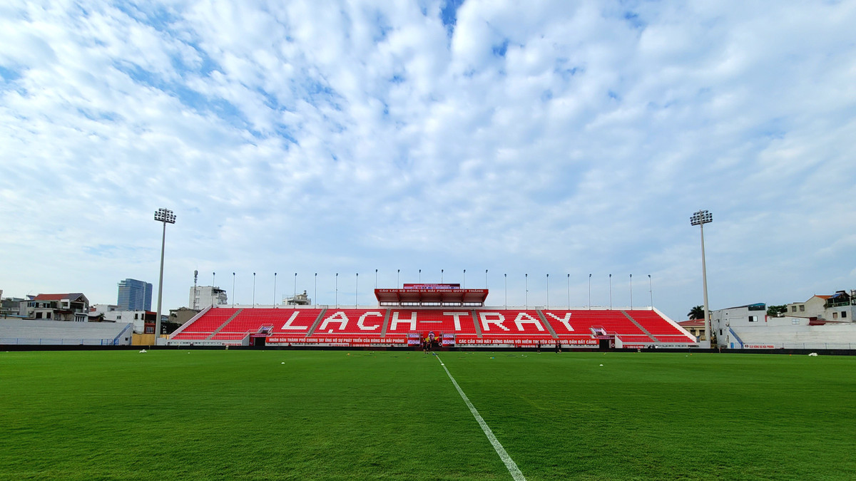 Như đã biết, SVĐ Lạch Tray được chọn làm nơi tổ chức trận giao hữu giữa đội tuyển Việt Nam và Hong Kong (Trung Quốc) trong tuần đấu FIFA Days tháng 6.