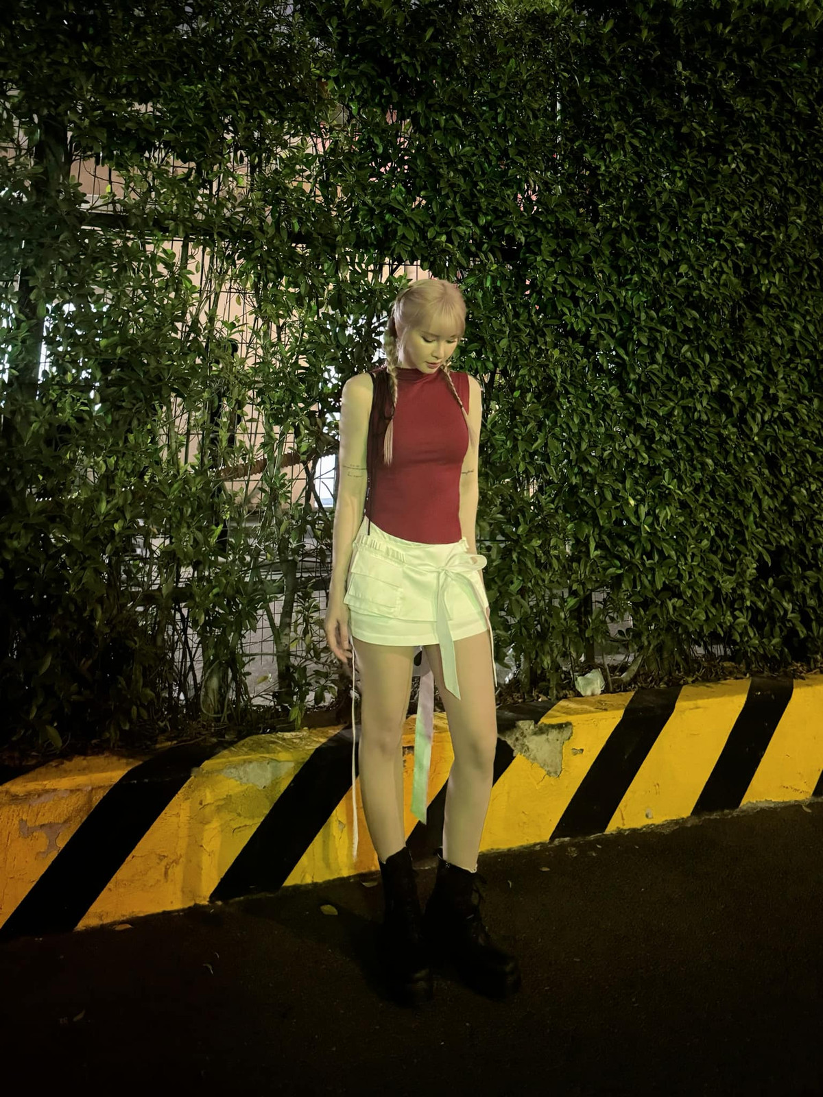 Nữ streamer nhận nhiều thiện cảm nhờ ngoại hình xinh xắn, nữ tính và lối nói chuyện ngọt ngào. Bên cạnh đó, cô còn là một người sáng tạo nội dung trên mạng xã hội.