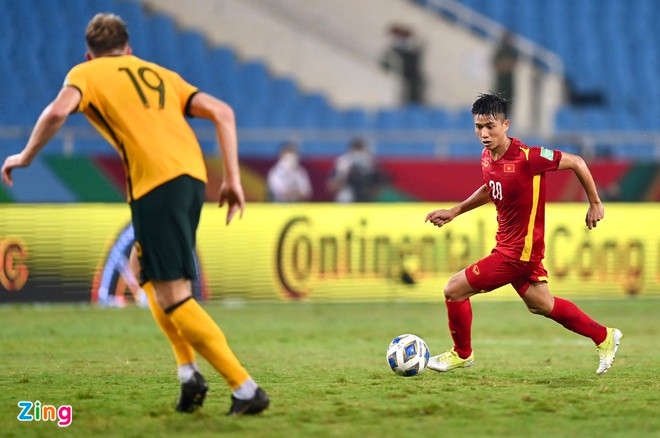 Tất nhiên, không phải khi nào cũng dâng cao tấn công như đá với các đối thủ yếu trong khu vực, nhưng ít nhất HLV Park Hang Seo cũng cần chuẩn bị nhiều hơn các phương án hãm thành thay vì đặt mình Tiến Linh cô đơn như đã thấy.