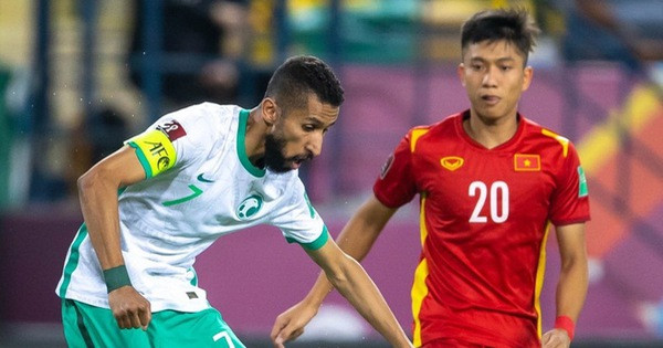 Bên cạnh đó, việc tiếp cận trận đấu ở thế phòng ngự và rình rập cơ hội phản công khiến cả Quang Hải, Hoàng Đức thậm chí Tiến Linh không phát huy đúng với năng lực tấn công cực tốt của mình như trước đây.