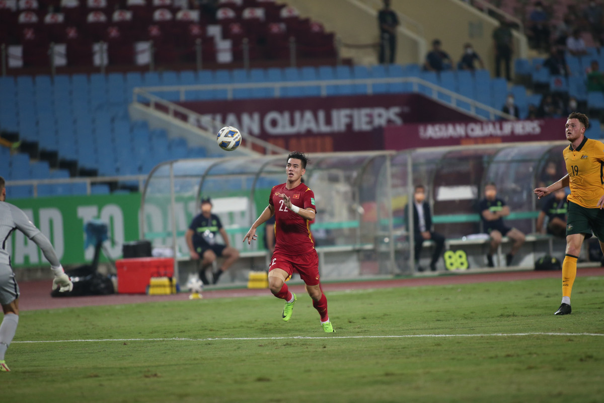 Nhìn vào cách chơi, nhập cuộc của đội tuyển Việt Nam trước những đối thủ rất mạnh tại vòng sơ loại thứ 3 World Cup 2022 thấy ngay rằng dường như HLV Park Hang Seo rất cố gắng kiếm điểm về cho đội nhà.