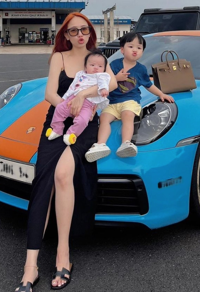 Joyce Phạm và Tâm Nguyễn tổ chức đám cưới hoành tráng vào năm 2019. Sau 3 năm về chung một nhà, gia đình mỹ nhân sinh năm 1999 đã "đủ nếp đủ tẻ".