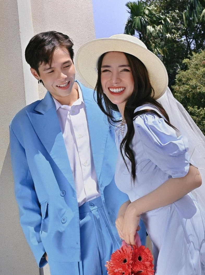 Hậu "nâng cấp" diện mạo, người đẹp được nhận xét ngày càng nhuận sắc hơn. Việc đầu tư ngoại hình cũng được cho là yếu tố giúp Joyce Phạm giữ "lửa" hôn nhân.