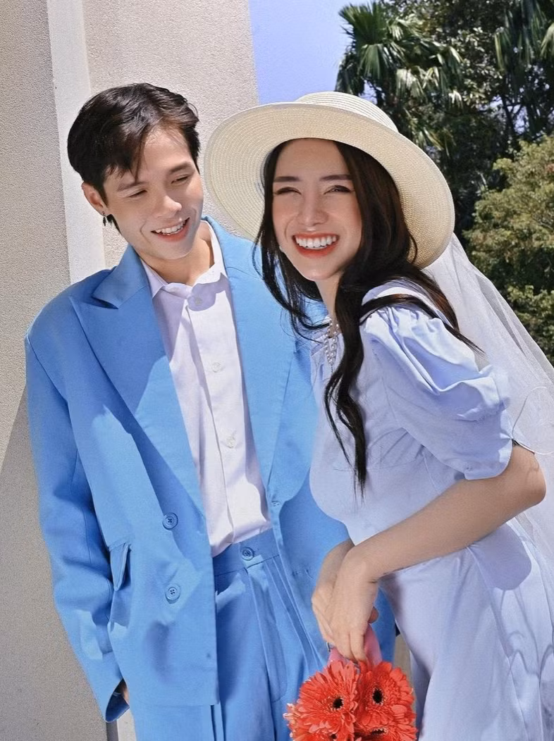 Hậu "nâng cấp" diện mạo, người đẹp được nhận xét ngày càng nhuận sắc hơn. Việc đầu tư ngoại hình cũng được cho là yếu tố giúp Joyce Phạm giữ "lửa" hôn nhân.