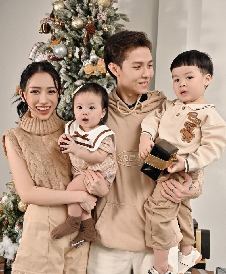 Trong những dịp đặc biệt, Tâm Nguyễn không ngại bỏ ra số tiền lớn mua túi hiệu tặng cho vợ.