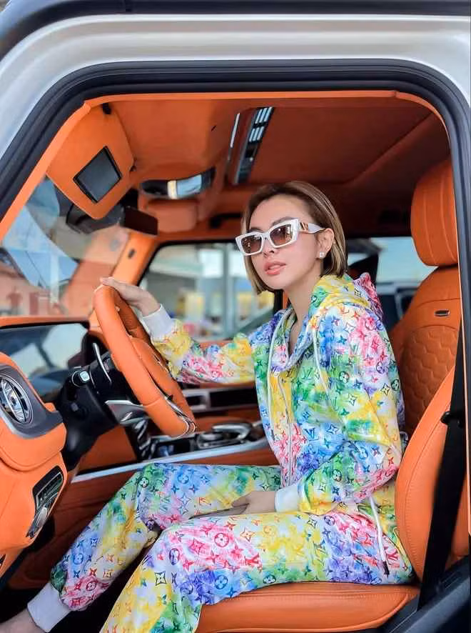 Tuy nhiên, với độ "chịu chơi" của Trang Nemo, có lẽ giá xăng tăng hay giá xăng giảm cũng chẳng phải là điều khiến cô quá bận tâm.