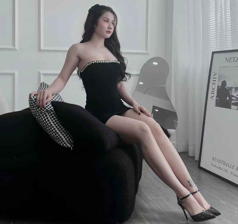 Từ những bộ đồ thể thao khỏe khoắn cho đến những item quyến rũ đều không làm khó được Ny Trần.