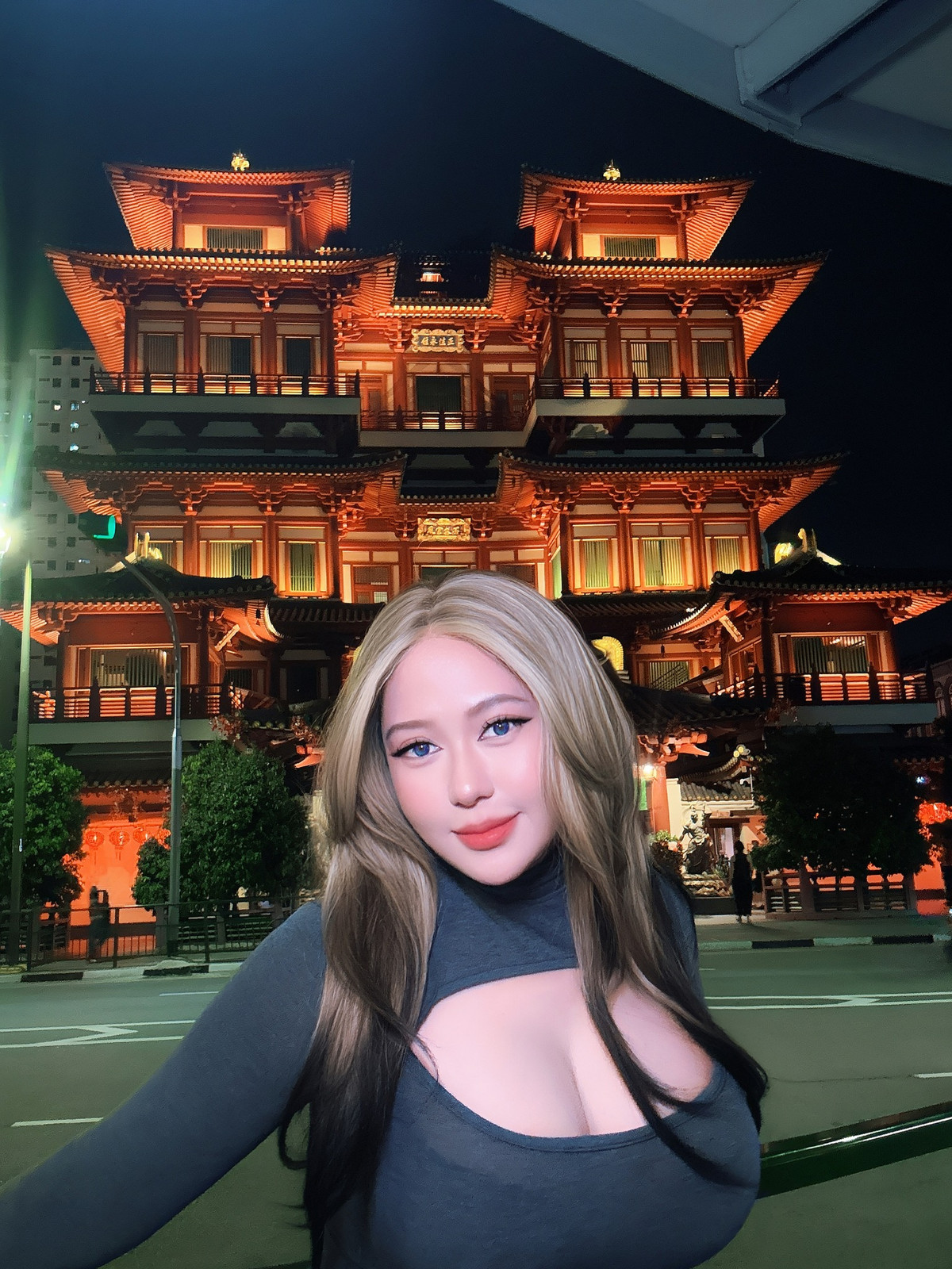 Đối mặt với những lời đàm tiếu, Suzie luôn giữ vững thái độ tự tin, không lung lay niềm tin vào bản thân. Cô thậm chí còn mạnh mẽ tuyên bố thách thức những ai không tin vào sự thành công và trí thức của mình.