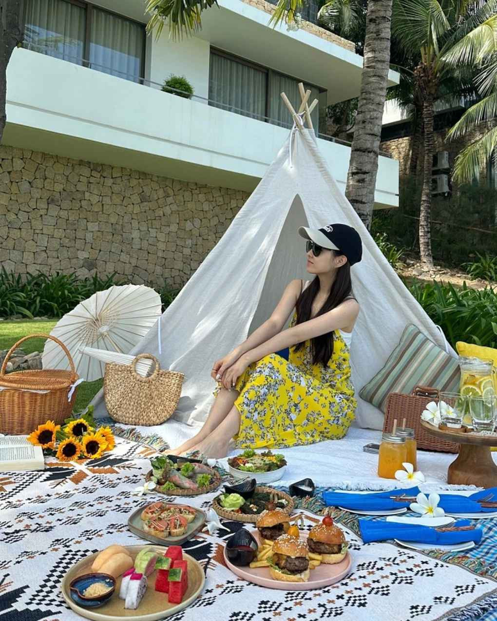 Tháng 6/2024, Park Bo Young cũng tới Việt Nam nhưng chuyến đi nhằm mục đích công việc. Cô góp mặt trong sự kiện họp báo lớp học làm phim TOTO 2014 và được người hâm mộ Việt Nam đón chào nồng nhiệt.