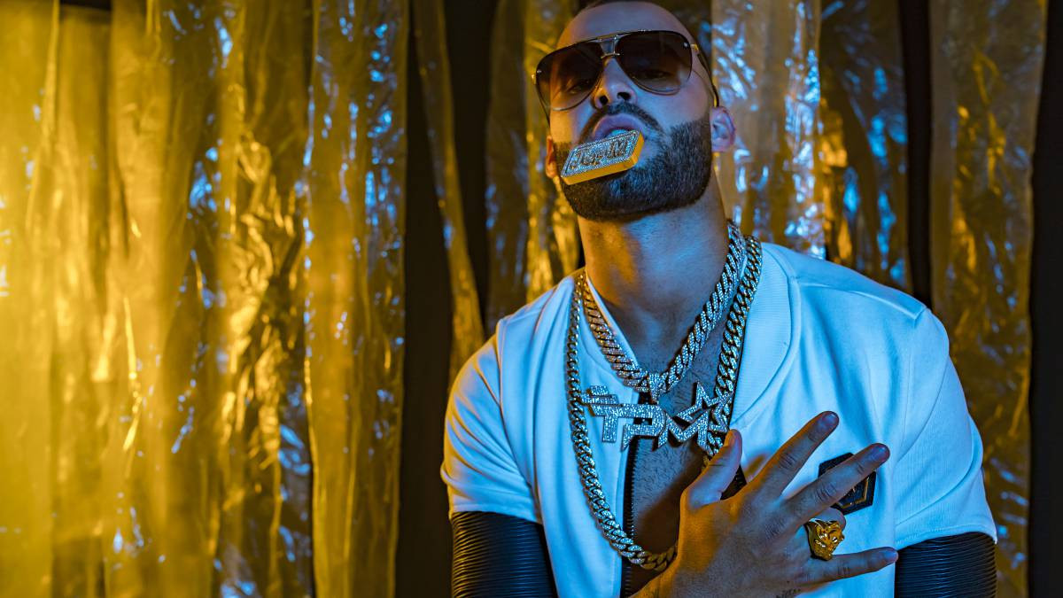 Jese Rodriguez lấy nghệ danh là Jey M và anh chàng này đạt đỉnh cao khi những MV của mình có lượt xem lên tới 30 triệu.