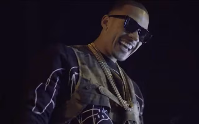 Nếu theo dõi trang Youtube của Depay thì nhiều người sẽ thấy kho tàng nhạc rap của cầu thủ này đã tích góp được số lượng kha khá. Tiêu biểu trong số đó là 3 singel và 4 bản freestyle có hàng triệu người nghe.