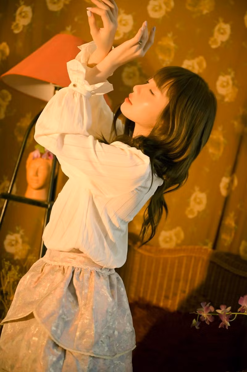 Không chỉ sở hữu nhan sắc xinh đẹp, Khánh Huyền còn toát lên vẻ cá tính với thần thái cực đỉnh.