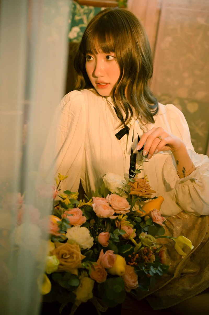 Mới đây, trên Facebook cá nhân của mình, hot girl TikTok Khánh Huyền 2K4 bất ngờ đăng tải bộ ảnh mới hóa nàng thơ xinh đẹp.