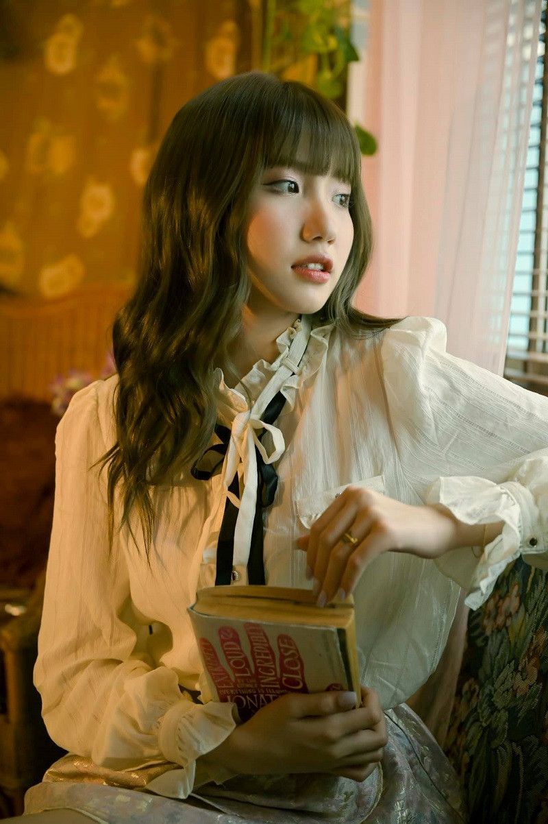 Chỉ vài tiếng sau khi đăng tải, bộ ảnh của hot TikToker đến từ Quảng Ninh nhận được rất nhiều lượt tương tác, cùng hàng trăm lượt bình luận và chia sẻ.